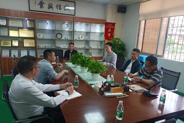 合发齿轮总经理曹小林先生进行接待，并做工作汇报